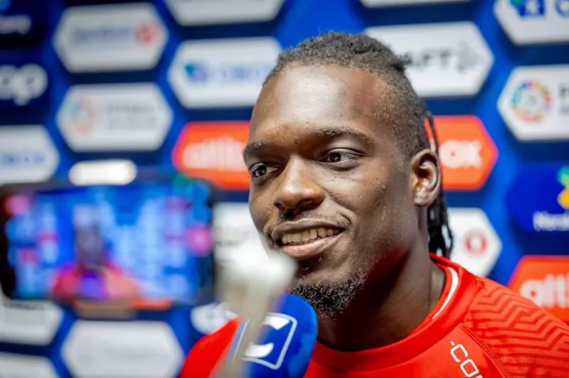 "النادي الأكبر في أفريقيا".. الأنجولي كامويش يتحدث ليلا كورة عن اهتمام الأهلي وموقفه الحالي 